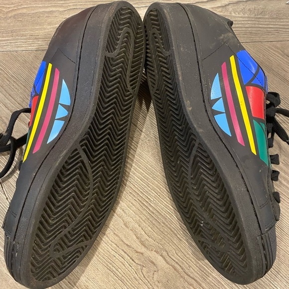 Adidas original *Pride Original* shoes size 10.5 ladies 9.5 men’s - Picture 3 of 5